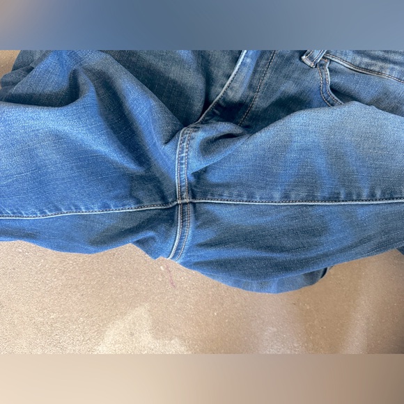 American Eagle High-Rise Jegging - Picture 4 of 8